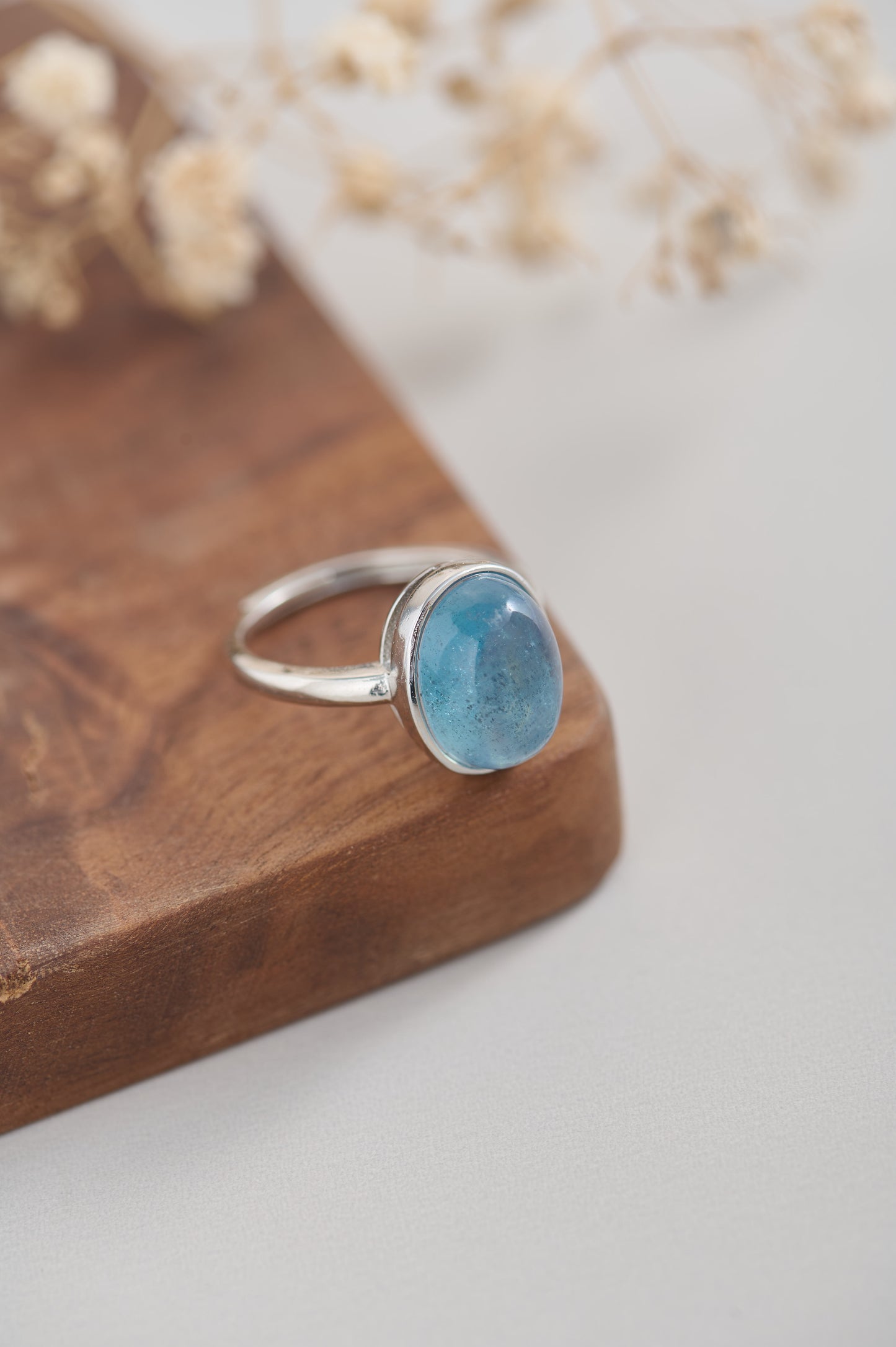 Natural Aquamarine Sterling Silver Ring – Elegant Oval Cabochon Gemstone Ring for Calming & Clarity