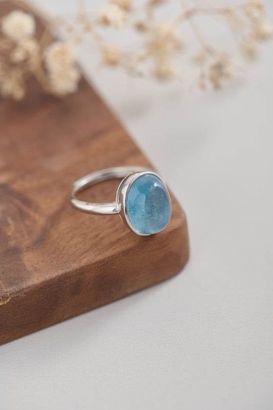 Natural Aquamarine Sterling Silver Ring – Elegant Oval Cabochon Gemstone Ring for Calming & Clarity