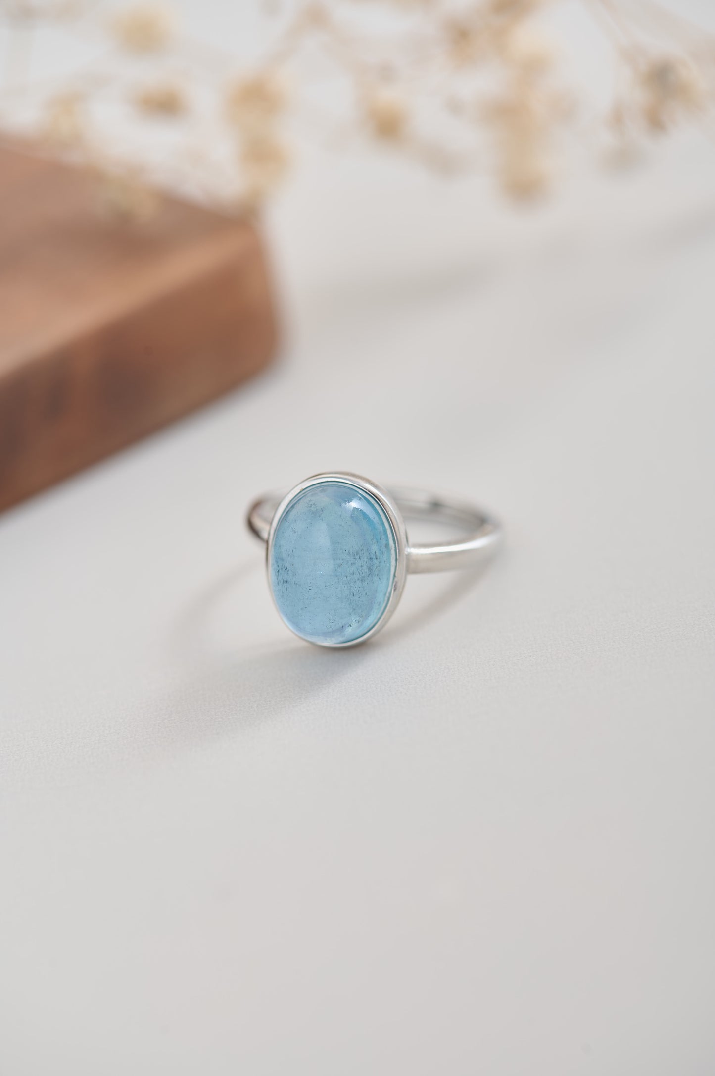 Natural Aquamarine Sterling Silver Ring – Elegant Oval Cabochon Gemstone Ring for Calming & Clarity