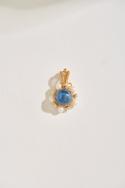 Celestial Calm – Blue Kyanite & Pearl Halo Pendant with Free 14K Gold Adjustable Chain